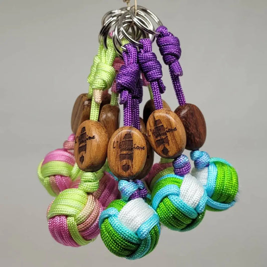 Porte clef Pomme de touline paracorde personnalisable - Objet décoration fabrication artisanale made in Corrèze by Aux fils des noeuds