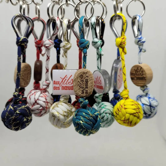 Porte clef Pomme de touline personnalisable fabrication artisanale made in Corrèze by Aux fils des noeuds