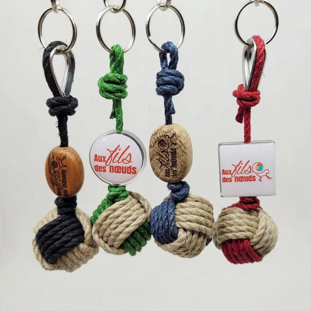 Porte clef pomme de touline chanvre bicolore personnalisable fabrication artisanale made in Corrèze by Aux fils des noeuds