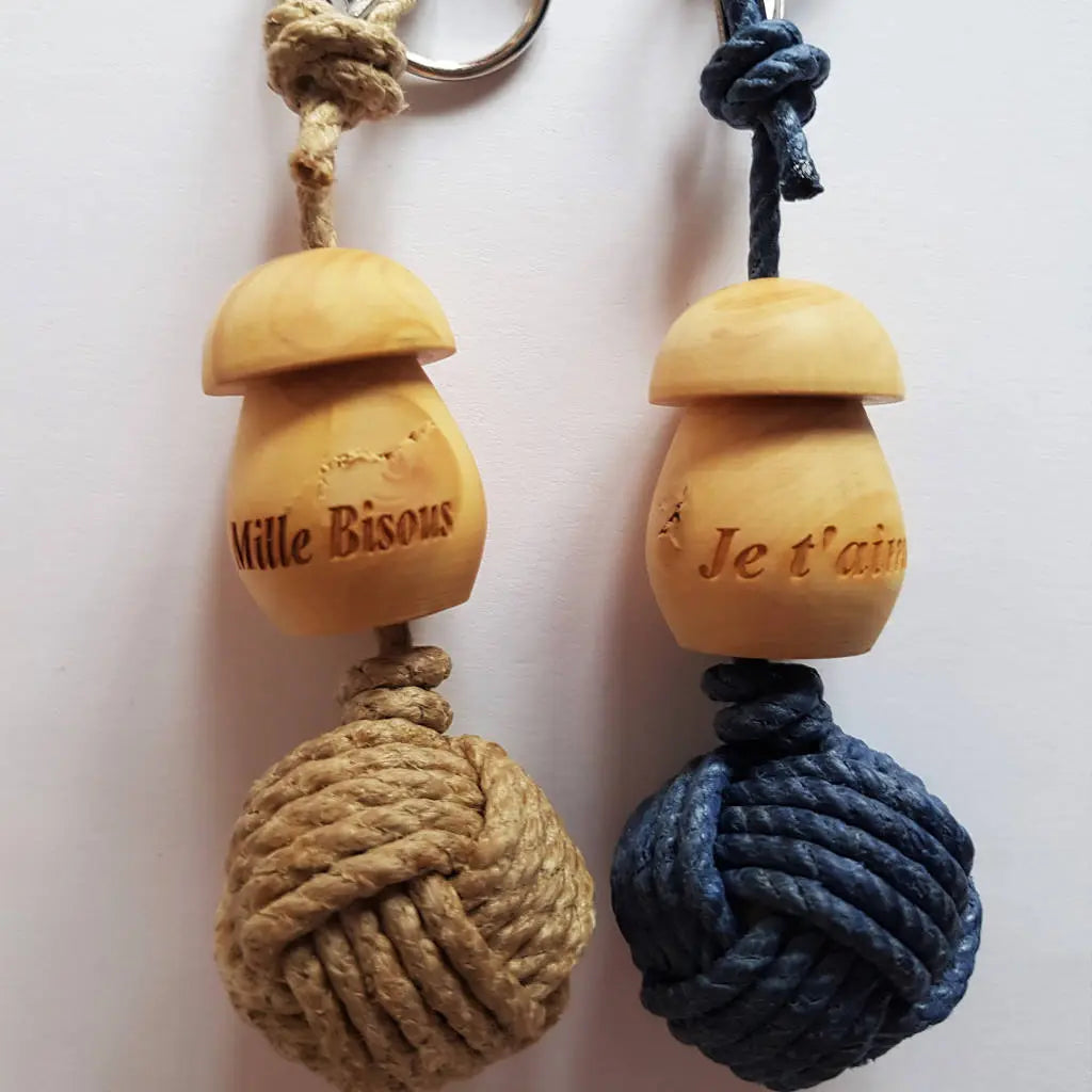 Porte clef pomme de touline cèpe chanvre personnalisable fabrication artisanale made in Corrèze by Aux fils des noeuds