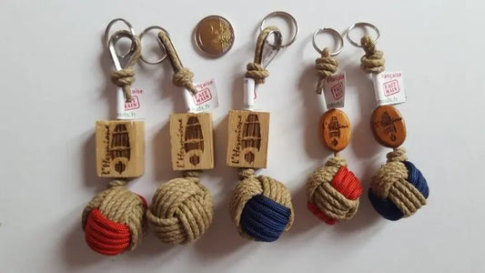 Porte clé personnalisable Pomme de Touline bicolore chanvre paracorde by Aux fils des noeuds
