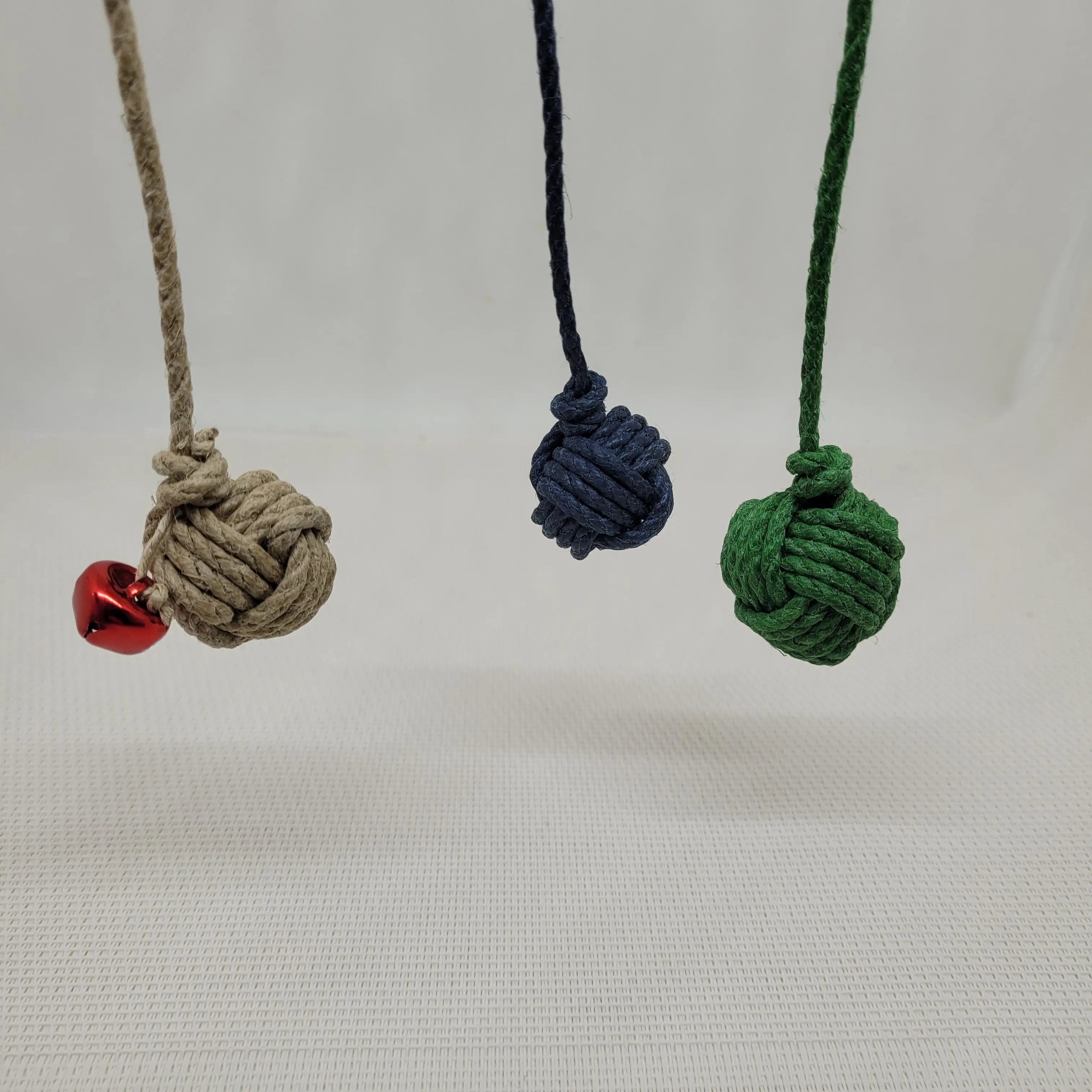 Chat Pomme de Touline | La Touline A Chat Aux fils des Noeuds