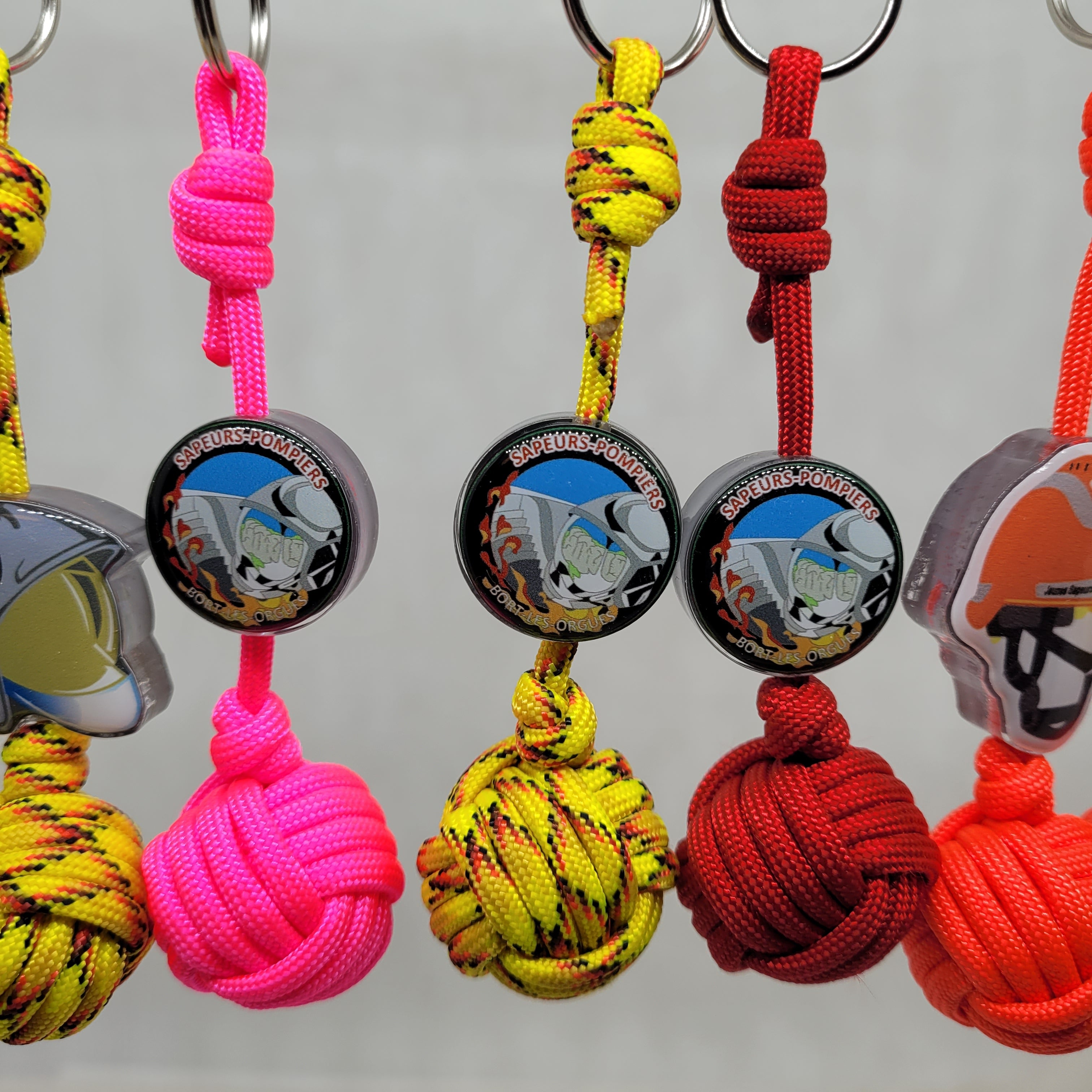 Porte-clés pomme de touline sapeur pompier personnalisé