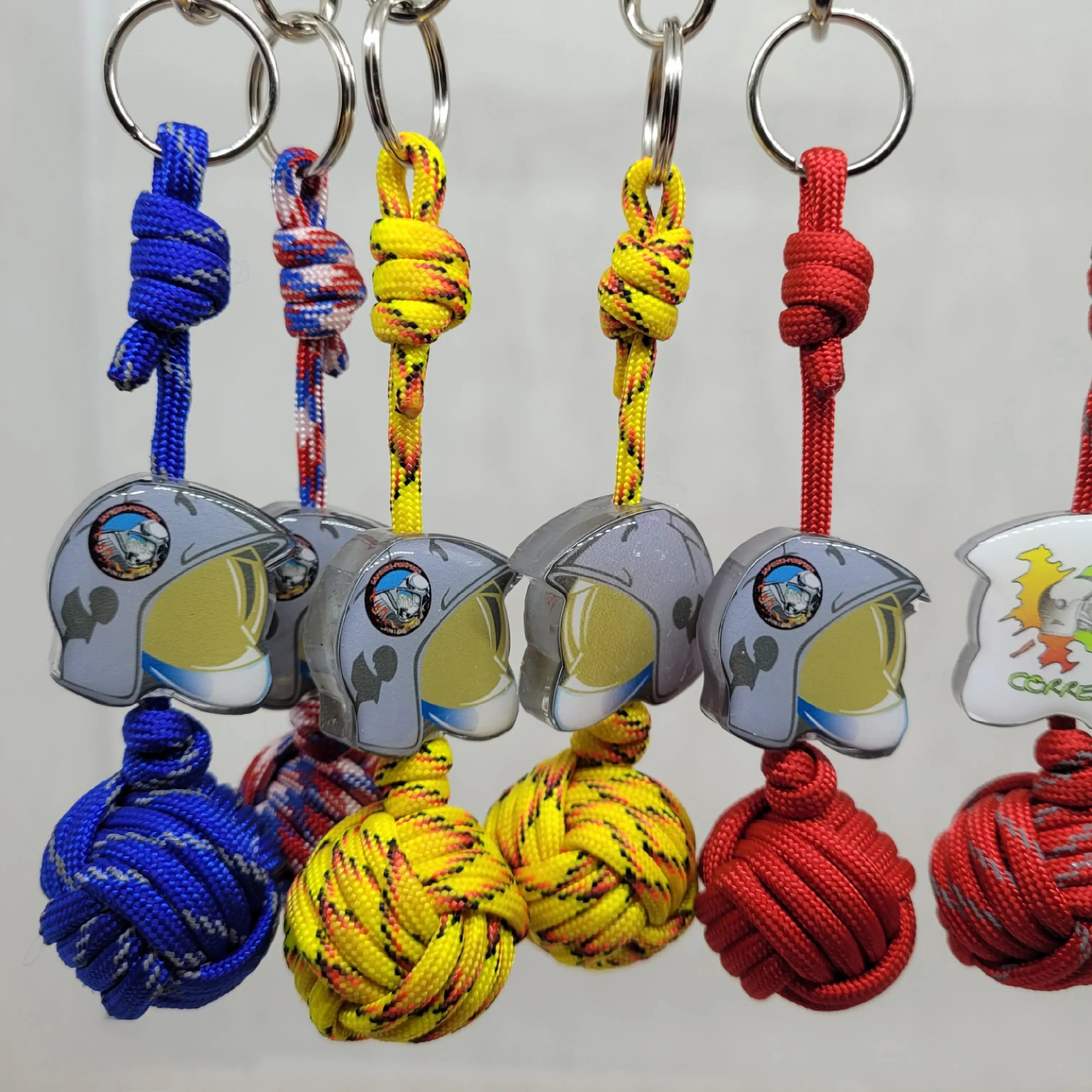 Porte-Clés Poing De  Singe P550 Les Sapeurs-Pompiers Aux fils des Noeuds