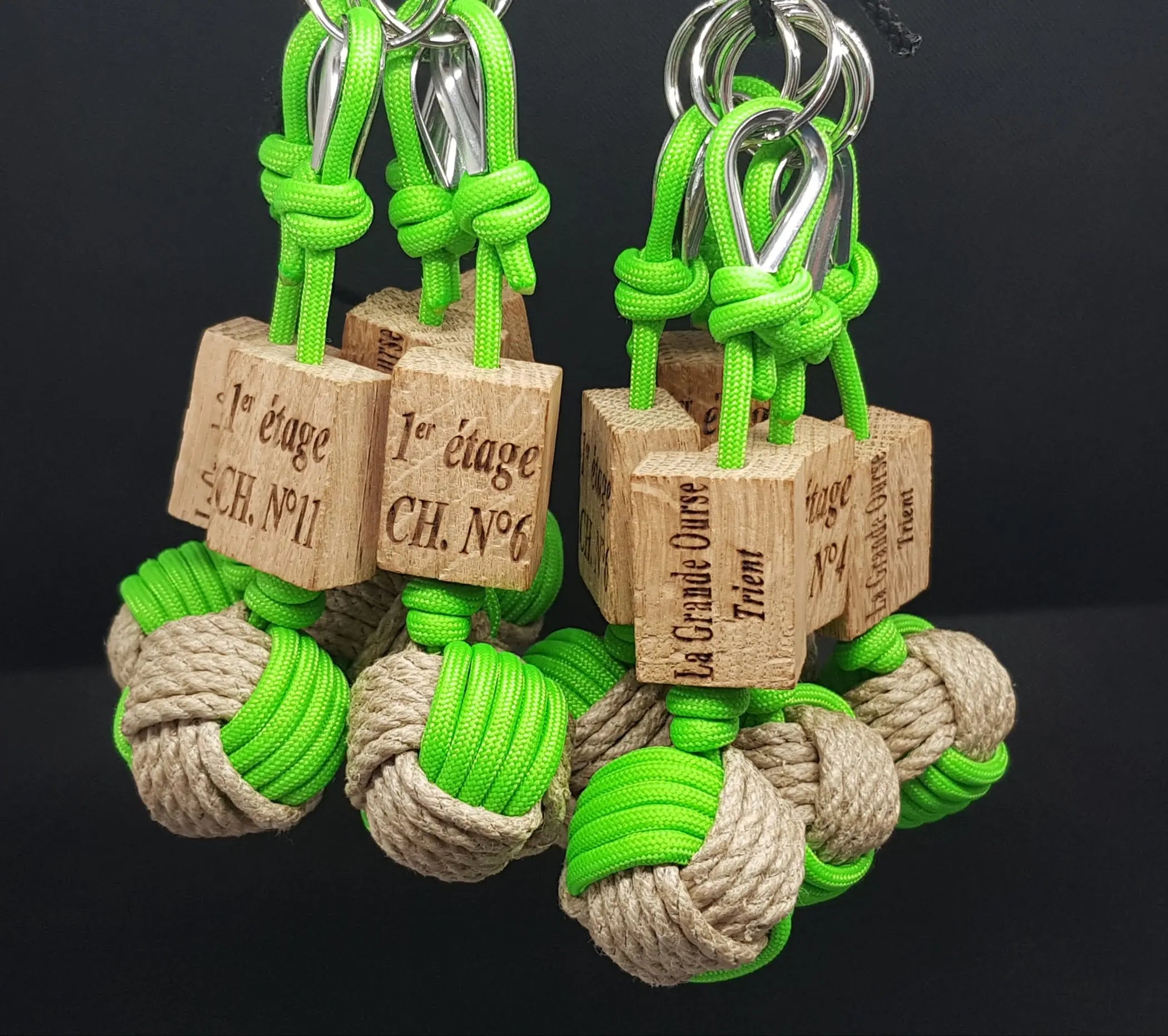 Porte-Clés Poing De Singe P750 │Les Hôtels Aux fils des Noeuds