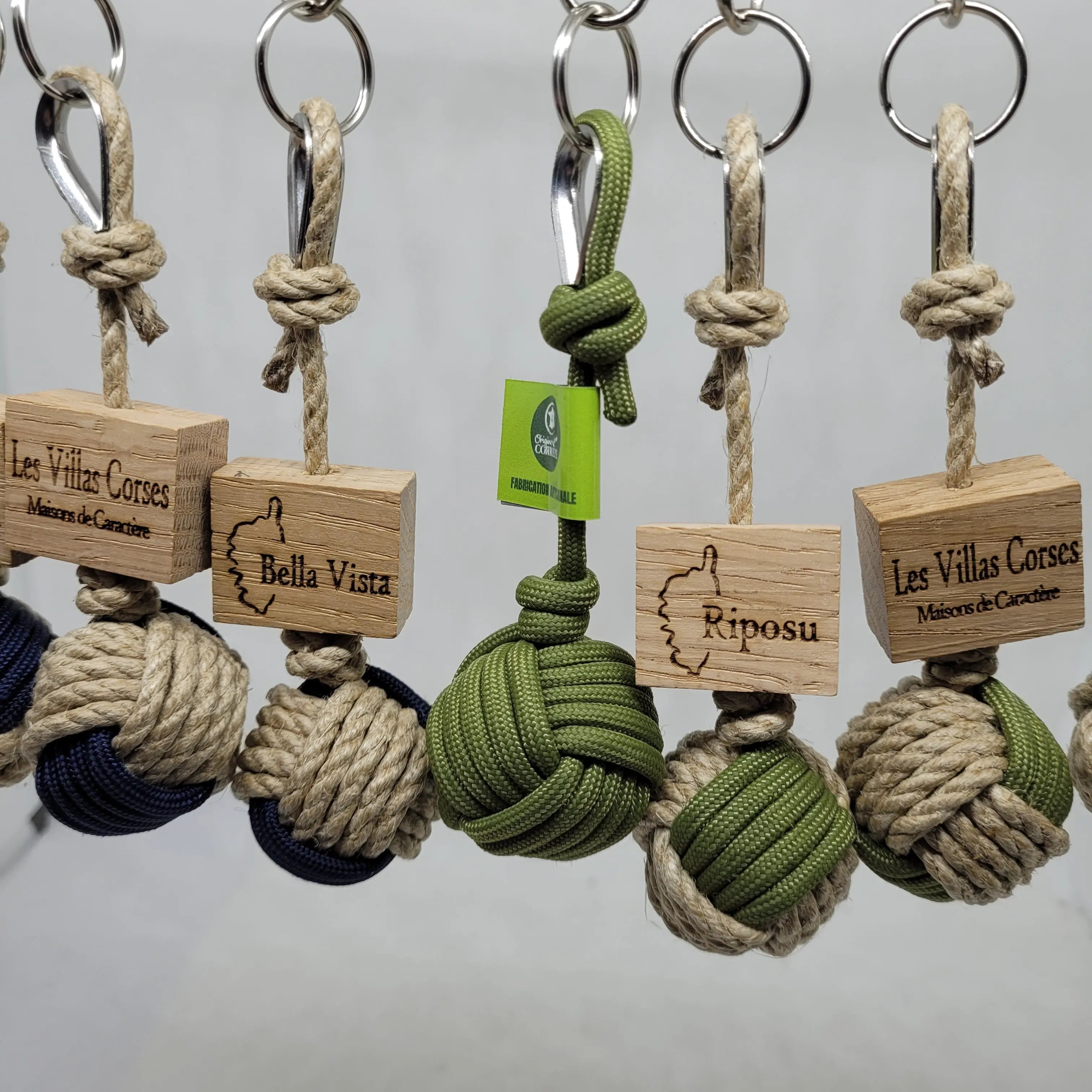 Porte-Clés Poing De Singe P750 │Les Hôtels Aux fils des Noeuds