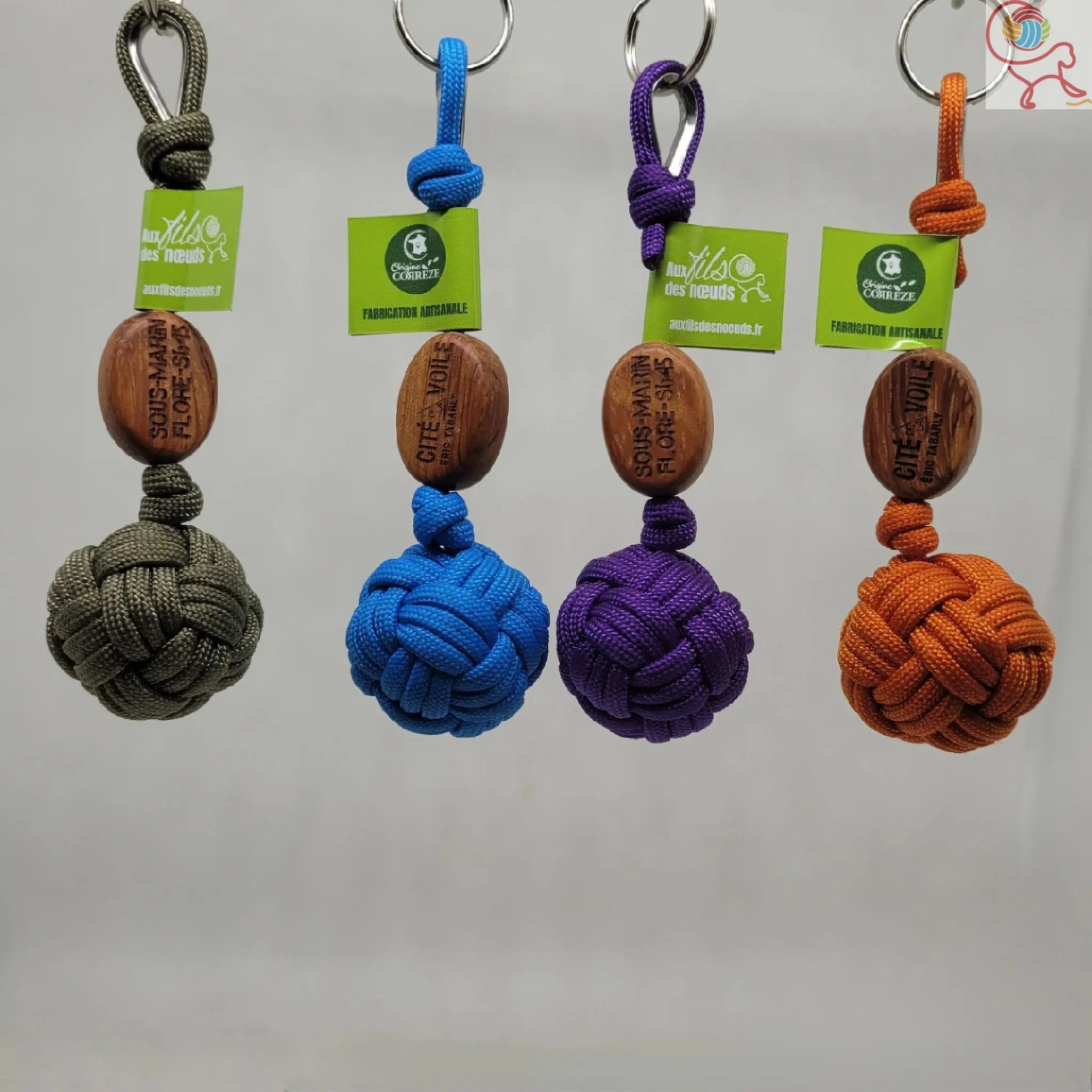 Porte-Clés Poing De Singe 550 La 18 Faces Aux fils des Noeuds