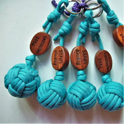 Porte clef Pomme de touline en lin personnalisable - Objet décoration fabrication artisanale made in Corrèze by Aux fils des noeuds
