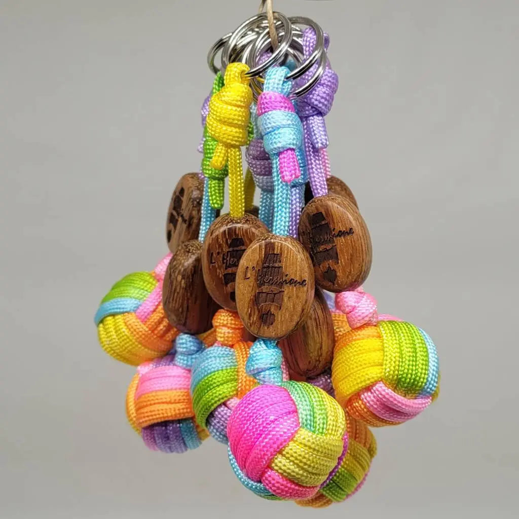 Porte clef Pomme de touline paracorde personnalisable - Objet décoration fabrication artisanale made in Corrèze by Aux fils des noeuds