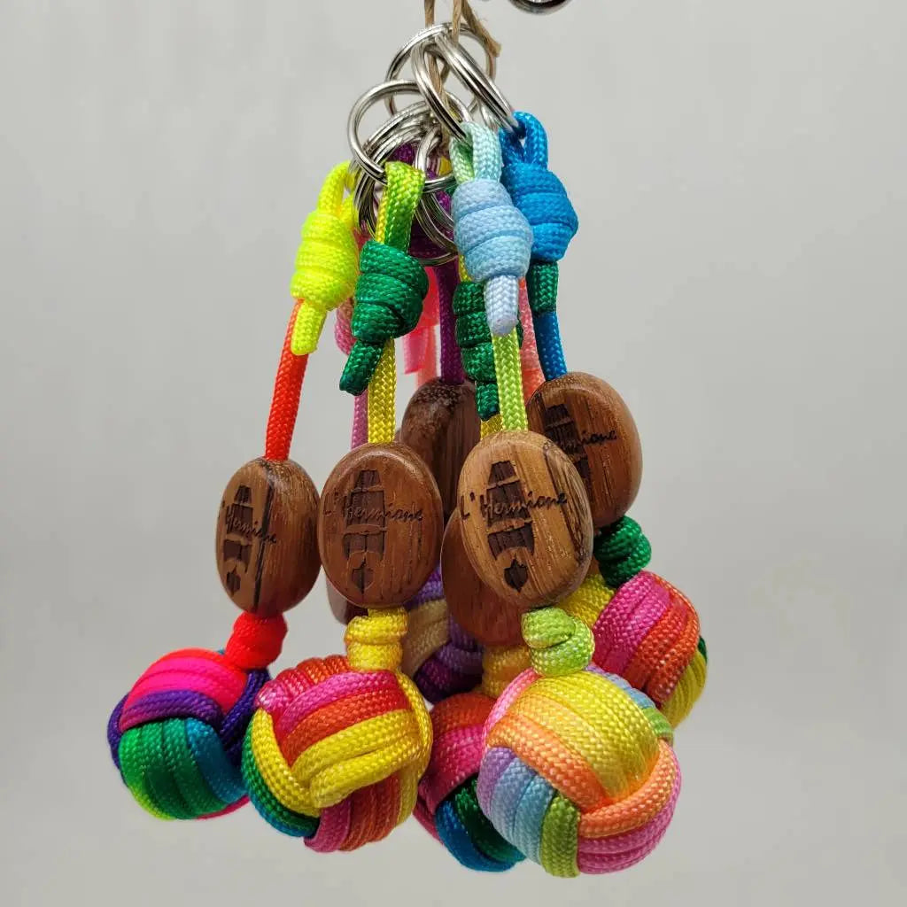 Porte clef Pomme de touline paracorde personnalisable - Objet décoration fabrication artisanale made in Corrèze by Aux fils des noeuds