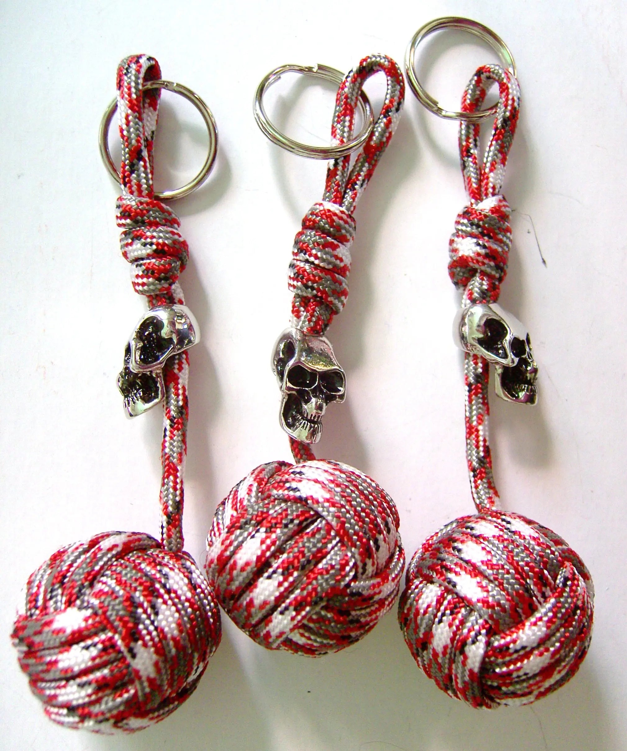 Porte clef crane Pomme de touline personnalisable - Objet décoration fabrication artisanale made in Corrèze by Aux fils des noeuds