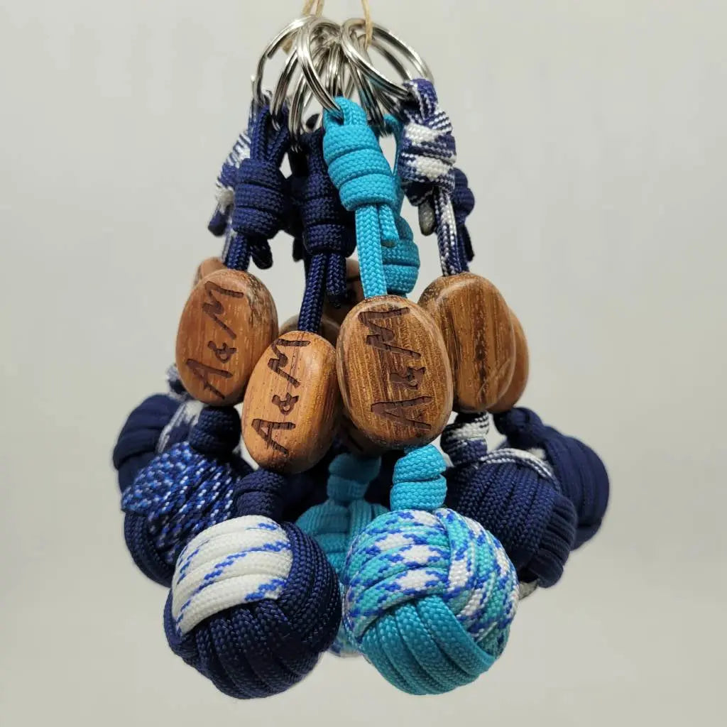 Porte clef Pomme de touline bicolore personnalisable - Objet décoration fabrication artisanale made in Corrèze by Aux fils des noeuds