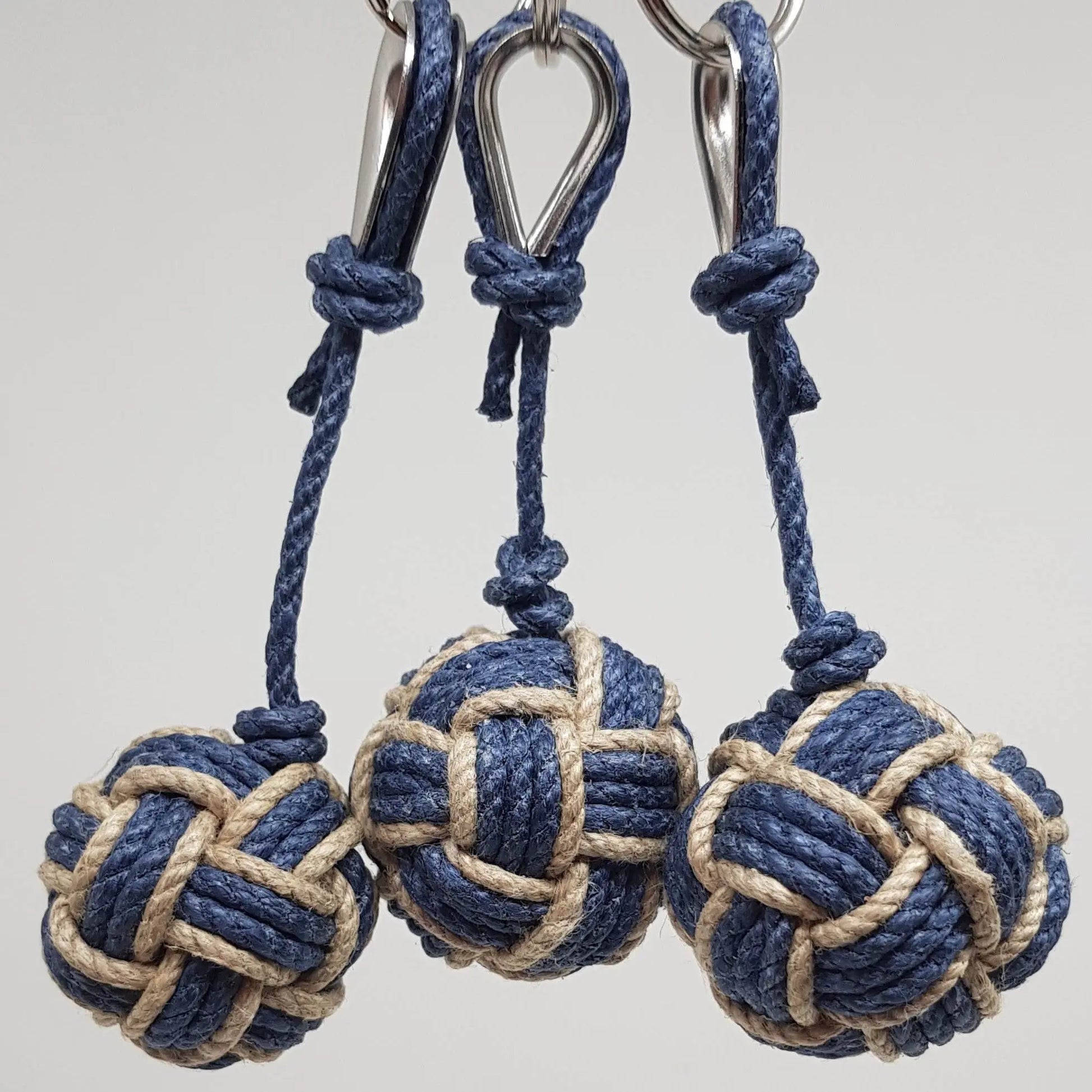 Porte clef pomme de touline chanvre bicolore personnalisable fabrication artisanale made in Corrèze by Aux fils des noeuds