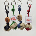 Porte clef pomme de touline chanvre bicolore personnalisable fabrication artisanale made in Corrèze by Aux fils des noeuds